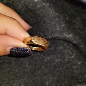 NWOT minimalist faux gold ring - size 7